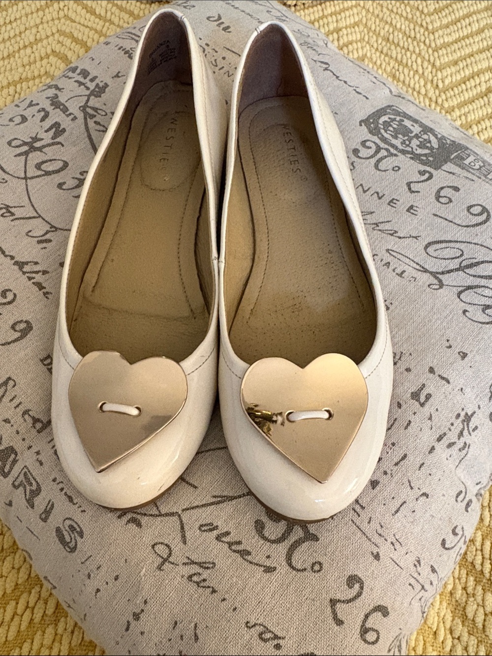 Vintage Westies White Patent Leather Ballet Flats w Large Gold Heart - 80s/90s